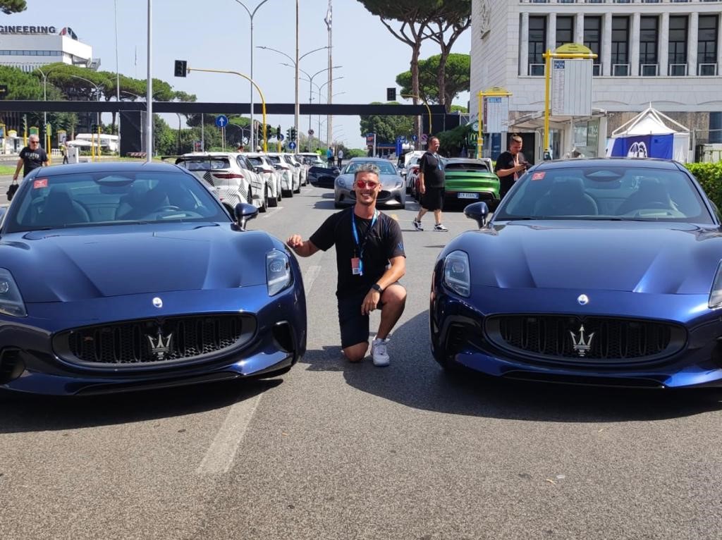 L'Ing. Alberto Toscani tra due Maserati GranTurismo in occasione di un evento tecnico